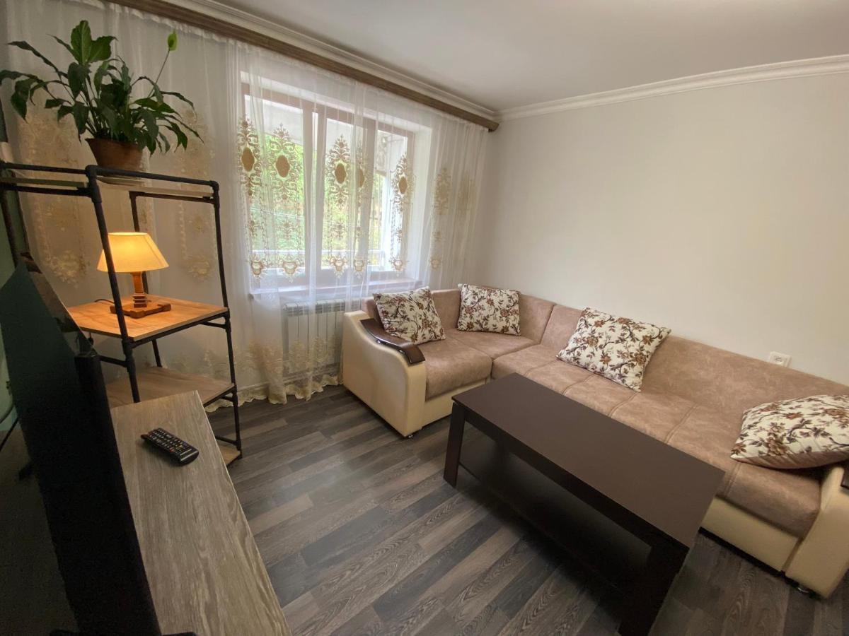 Lovely 2-Bedroom Apartment Near Ayb School Діліжан Екстер'єр фото