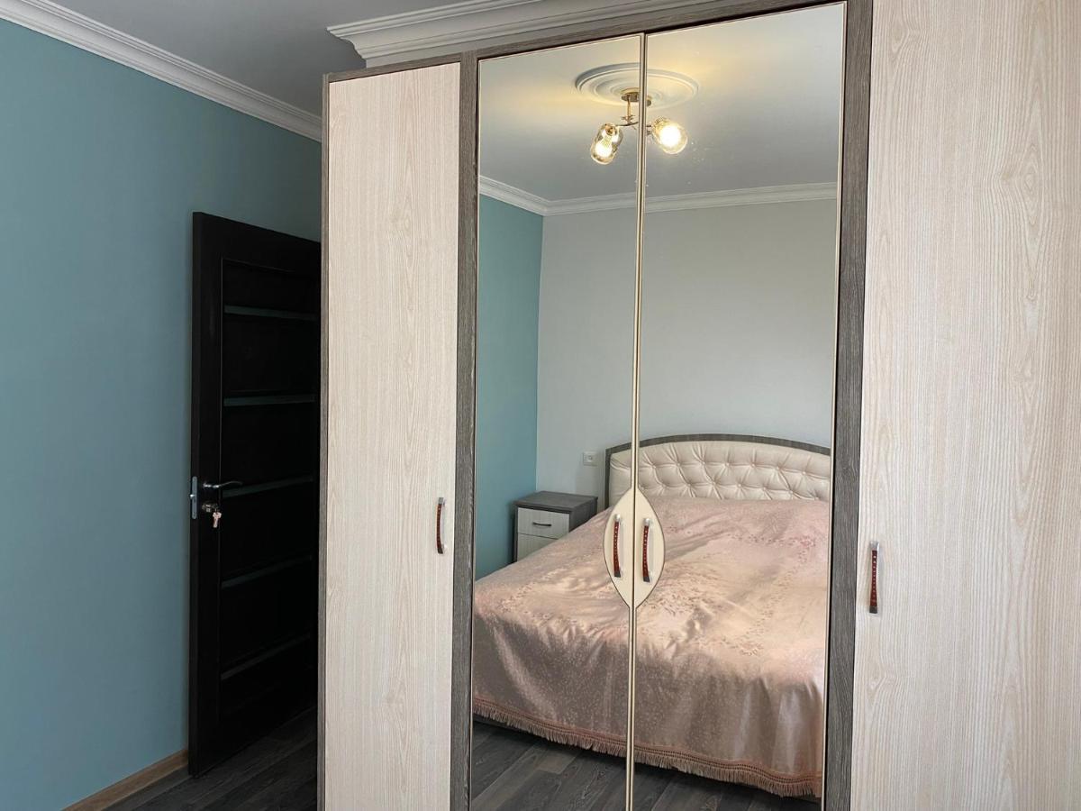 Lovely 2-Bedroom Apartment Near Ayb School Діліжан Екстер'єр фото