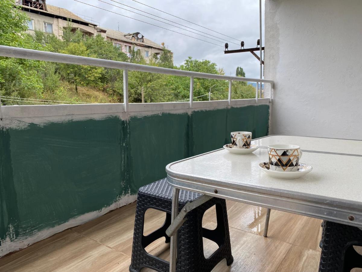 Lovely 2-Bedroom Apartment Near Ayb School Діліжан Екстер'єр фото